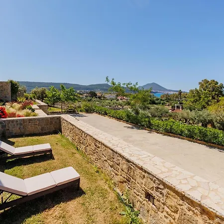 Вилла Luxury Neokastro With Private Pool Гиалова